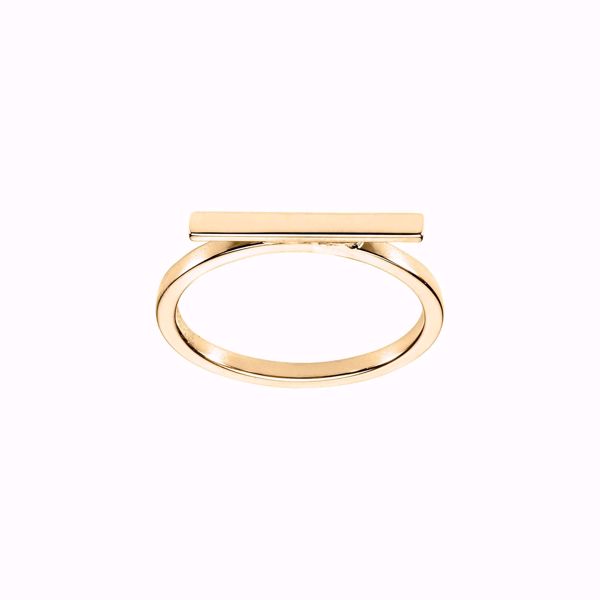 Klassisk ring i 585 gult gull – minimalistisk smykke for enhver stil.