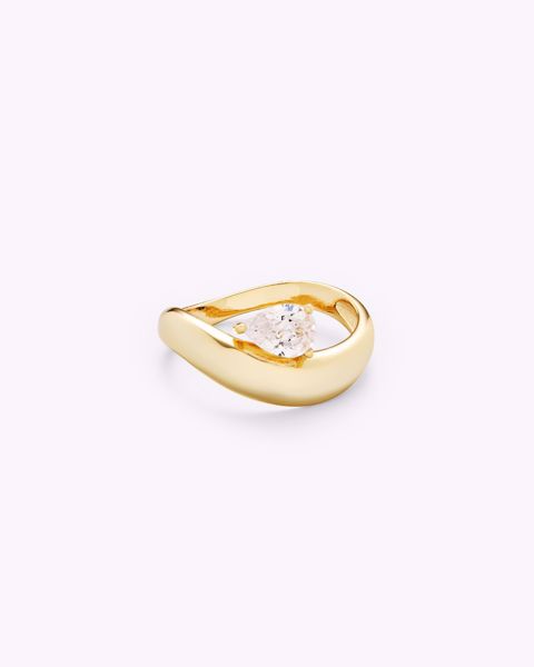 Unik Wave Pear Ring fra Philippa Studios – minimalistisk design i 18K gullbelagt sølv. 